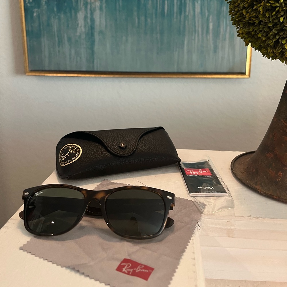 Ray-Ban New Wayfarer Classic Sunglasses